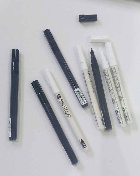 Pastela Acrylic Paint Marker In White & Black – 0.7mm